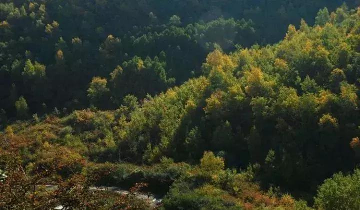 榆中山脉榆中山脉，自然之美与探索之旅
