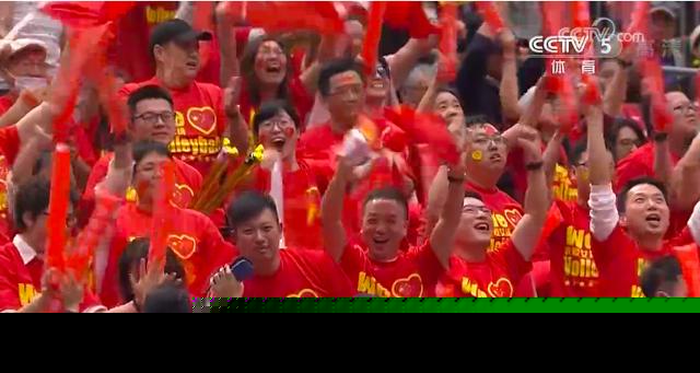 中国姑娘夺冠含泪高举五星红旗视频中国姑娘夺冠，含泪高举五星红旗的荣耀时刻