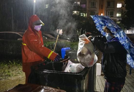 上海多个小区1700多个门禁集体失效上海多个小区出现门禁集体失效事件，涉及超过1700个门禁系统
